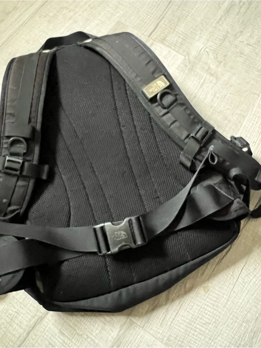 THE NORTH FACE BOREALIS Black Outdoor Daypack with Bungee Cord Front Gorpcore